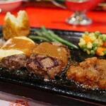 ハンバーグソースは、サイドにも合います。ソースの量が足りなければ、おかわりできます。