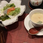 鮨政庭 - サラダと茶碗蒸し　サラダにはシラウオがのっていた