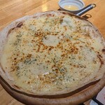 和食バル KO-IKI - ハチミツ＆ゴルゴンゾーラピザ