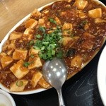 魯園菜館 - 溢れんばかりの麻婆豆腐