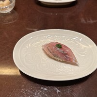 鮨　日本橋　鰤門 - 鯵
