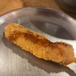 串カツ田中 - 卓上のソースを掛けて頂きます♫