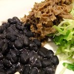 JICA関西 - フリホール ネグロ(黒豆)＆カルネ デ レス(牛肉)