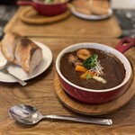 T’s - 国産黒毛和牛のビーフシチューとパン✖️2人分
      　　　2024.8.23（金）夜（撮影者:主人）