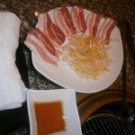 島産もろみ豚カルビ（680円）