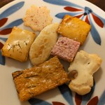 中央軒煎餅 - 料理写真:看板商品「花色しおん」