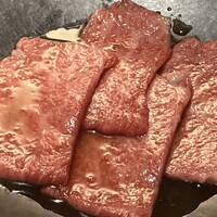 和牛とタン 焼肉 とみ 新橋本店 - 