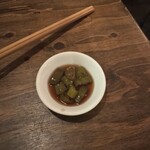松記鶏飯 - グリーンチリの酢漬け｡サッパリ辛い｡