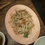 松記鶏飯 - モヤシとハムユイ。ハムユイの塩気と香りがクセになる｡