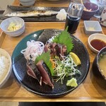 定越食堂 - さんまの塩焼きとかつおの藁焼き定食