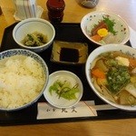 和食処 丸文 - 鰯のつみれ汁と刺身定食