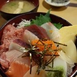 Izakayasuehiro - 海鮮丼大盛り