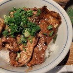 マテラの森 - ■マテラ豚の豚丼