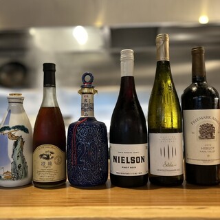 お料理との相性が良い紹興酒やワインなど、多彩なドリンクが魅力