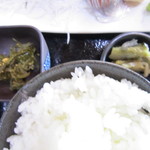 福浦漁港 みなと食堂 - ご飯、小鉢、香の物
