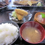 福浦漁港 みなと食堂 - お魚フライ、お造り、ご飯、お味噌汁