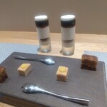 フィエルテ - 名物のミニャルディーズ（クルミっ子アレンジとミニパフェ）