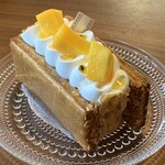 アテスウェイ - ＊ミルフィーユ(マンゴー)　850円　マンゴーの爽やかな酸味と生クリームとパイの相性抜群