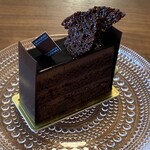 アテスウェイ - ＊フォルティッシマ　680円　チョコ欲を最高に満足させる、チョコ好きの為のケーキ