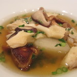 Les deux - 季節の根菜とキノコのスープ、フォアグラのポワレ