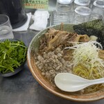 覆麺 智 - パクチーの主張強くない？