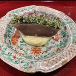 銀座 きた川 - 鰹タタキを自家製マヨネーズで　花山椒とシブレットたっぷりも目新しい