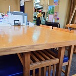 やぶ善 - 左奥まで席があります。