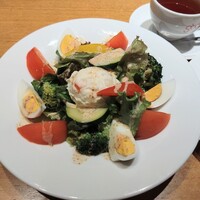 シャバ リバ - サラダモーニングのサラダが豪華。