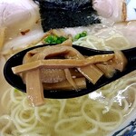 中華麺房 東龍 - メンマ蓮華リフト⤴️食べ応えあるメンマです(#^.^#)