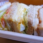 サンエトワール - チキンカツサンド、卵サンド、野菜サンドの３種類