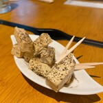 鉄板バルSOURCE - スパイシークリームチーズの醤油漬け