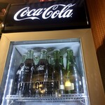 ストーン - コカコーラのドリンクストッカーもレトロ