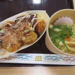 四六時中 - 料理写真:黄金セット　タコ焼きとうどん