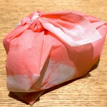 日本料理 e. - おにぎり（炭火で焼いた鰆 新茶 にしき胡麻のご飯）