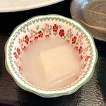 台湾四川料理 東華楼 - 一口杏仁豆腐