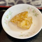台湾四川料理 東華楼 - 小鉢はかぼちゃの天ぷら