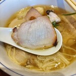 らぁ麺や 嶋 - 炭火吊るし焼きチャーシュー ♪