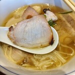 らぁ麺や 嶋 - 炭火吊るし焼きチャーシュー ♪