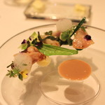 ア・ニュ ルトゥルヴェ・ヴー - 前菜 一品目　（茨城県鹿嶋の大粒ハマグリ　蕗の薹ソースとビネグレットのソース と ホタル烏賊ノソースで　、ウルイ等のサラダ添え　(2014/04)