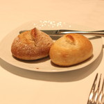 ア・ニュ ルトゥルヴェ・ヴー - プレーン と 天然酵母のバケット　(2014/04)