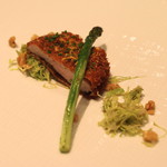 ア・ニュ ルトゥルヴェ・ヴー - トリュフ風味の "乳飲み仔牛（腕肉）" のカツレツ　アスパラガス と 春キャベツ 添え　(2014/04)