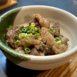 寿し辰 - 牛すじ煮付け（¥550税抜）
      下処理をしっかりしているから脂っこくなく、薄めの味付けがgoo ദി˙◡･)