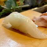 寿し辰 - これまた肉厚で美し過ぎるヒラメ(*≧∀≦*)♡