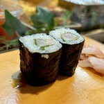 寿し辰 - 鯵ガリ大葉巻きはMugの大好きな巻きもの♡
      大将の酢締め鯵とガリ、大葉の爽やかさがタマラン！