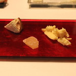 ア・ニュ ルトゥルヴェ・ヴー - シナモン風味の ”ブリア・サバラン” と 20ヶ月熟成のチェダーチーズ　(2014/04)