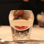 ア・ニュ ルトゥルヴェ・ヴー - 苺とバジルのピュレ　エスプーマされたマスカルポーネ チーズのムース　　チョコレートと苺のアイスクリームをのせて　(2014/04)