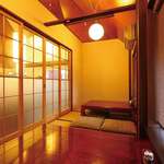 일본 요리토 소바 사사 - 畳敷きの小上がり席があります。