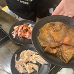 七輪焼肉 安安 - 激辛お肉