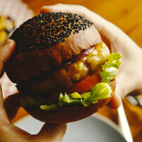 ビーフチーズバーガー　フレンチフライ