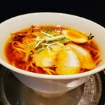 265587883 - 伊駄天ラーメン醤油大盛り(ランチサービス無料)920円税込み